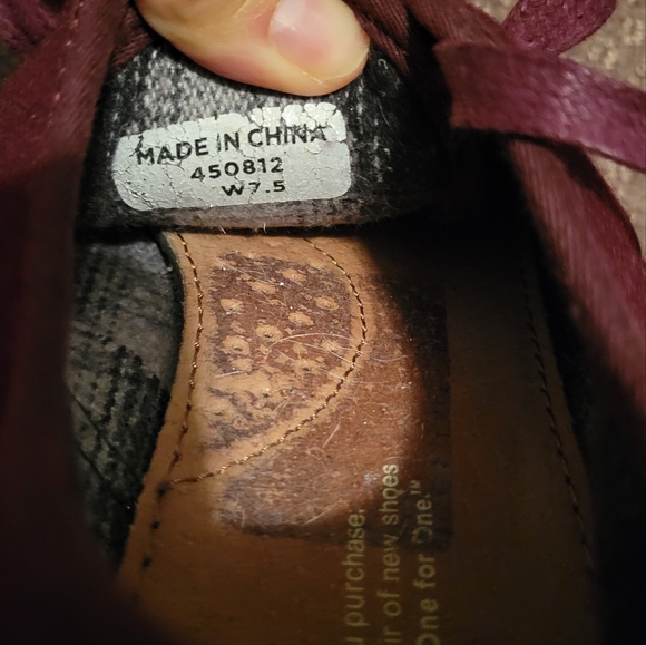 Toms maroon shoes - Picture 4 of 4